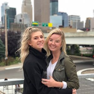 Meet your Posher, Devin